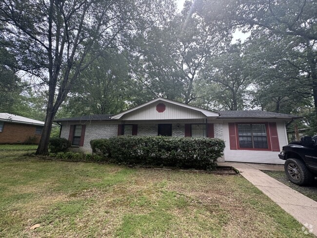 Building Photo - 33 Fairfield Dr Rental