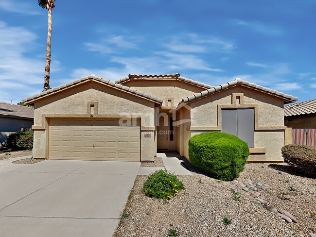 Building Photo - 2150 E Bellerive Pl