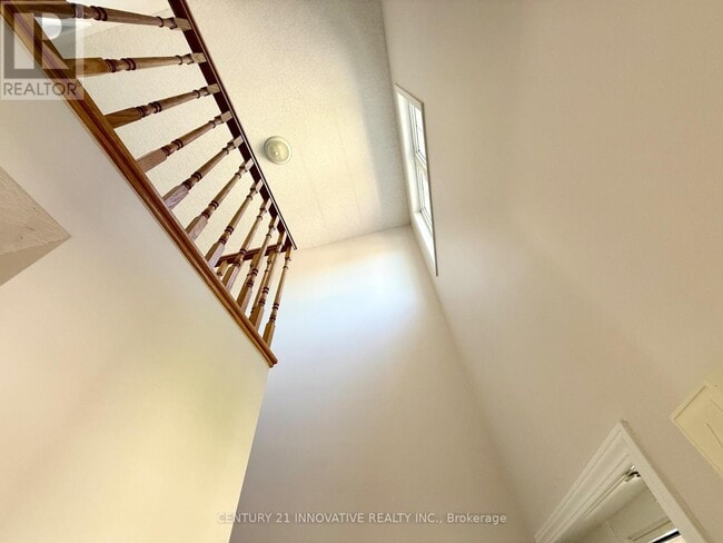Photo - 913 Windflower Pl