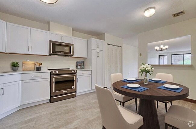Building Photo - 1850 Beacon St Unit 404 Rental