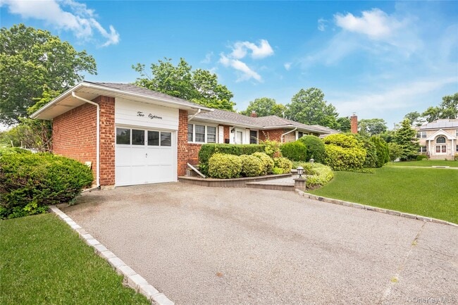 Photo - 218 Willets Ln