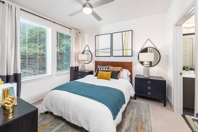 Photo - Fifteen15 South Lamar Apartments