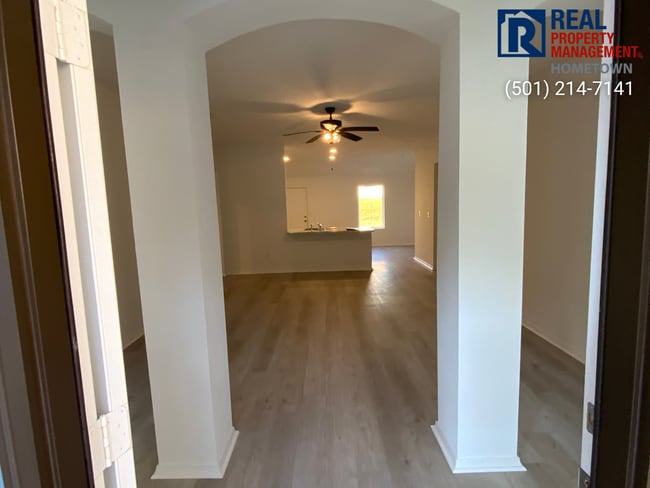 Photo - 1495 Meadows Dr