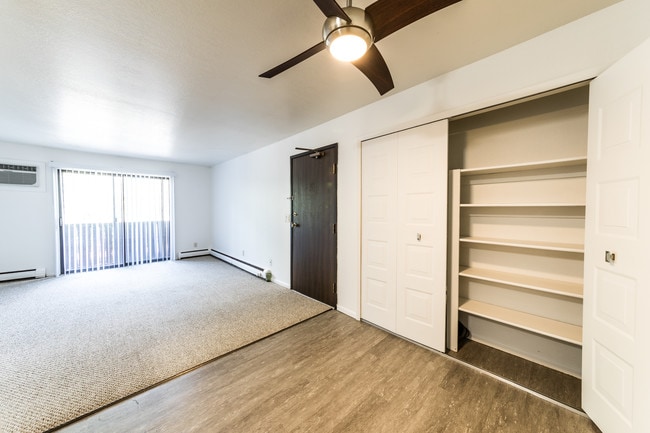 Chestnut Hills Apartments