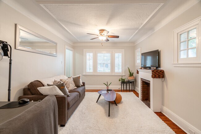 Photo - 571 St James St Unit Main