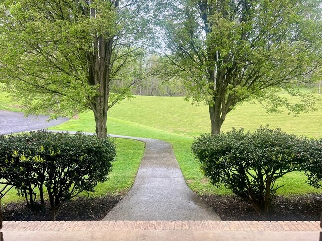 1212 Ridgewood Ct