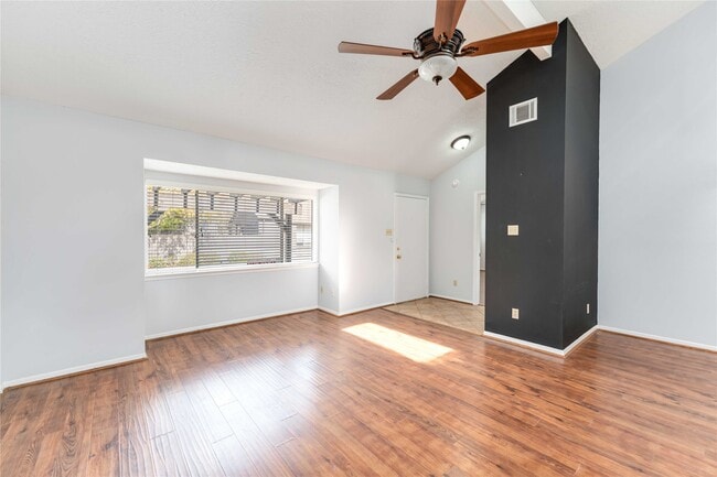 Photo - 2282 Gemini St