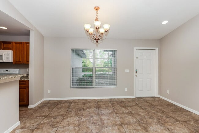 Photo - 769 Oakridge Ave S