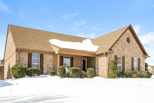 Photo - 8213 Park Pike