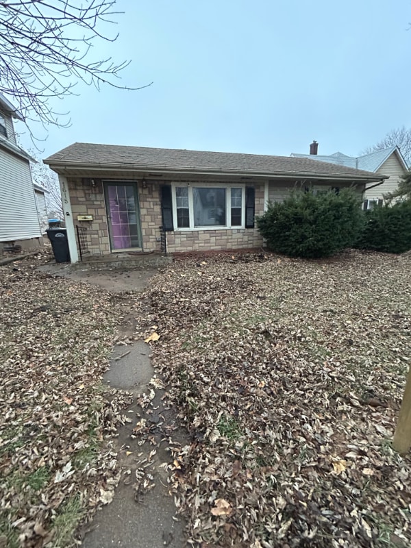 Building Photo - 1615 Iowa Ave