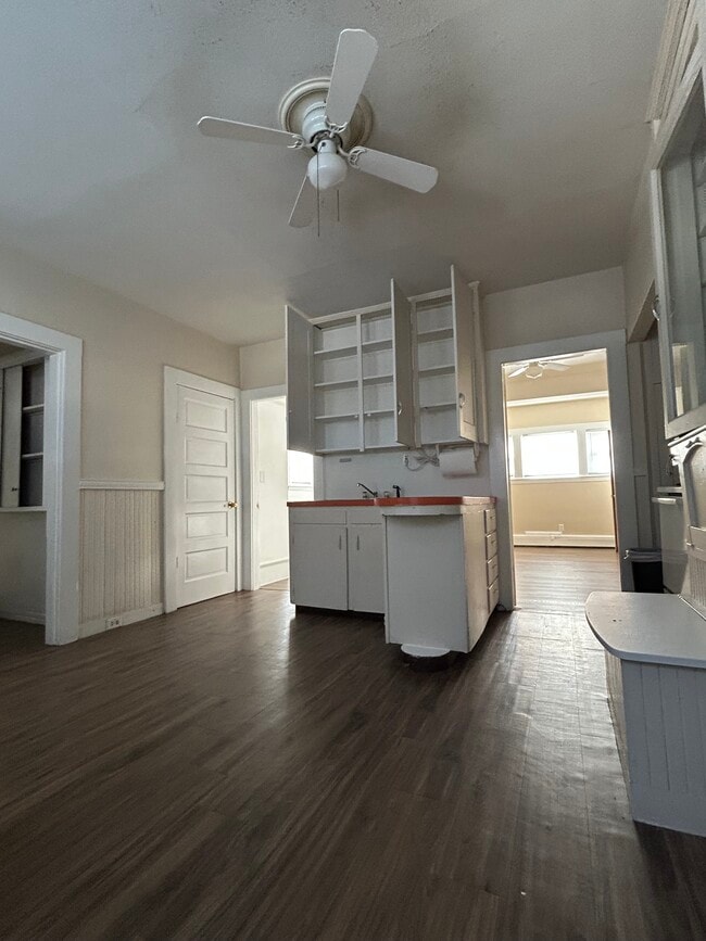 Photo - 909 Centre St