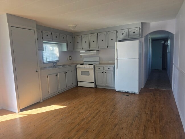 4001 E Denison-Chattaroy Rd