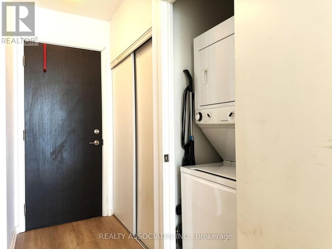 Photo - 105 The Queensway Unit 813