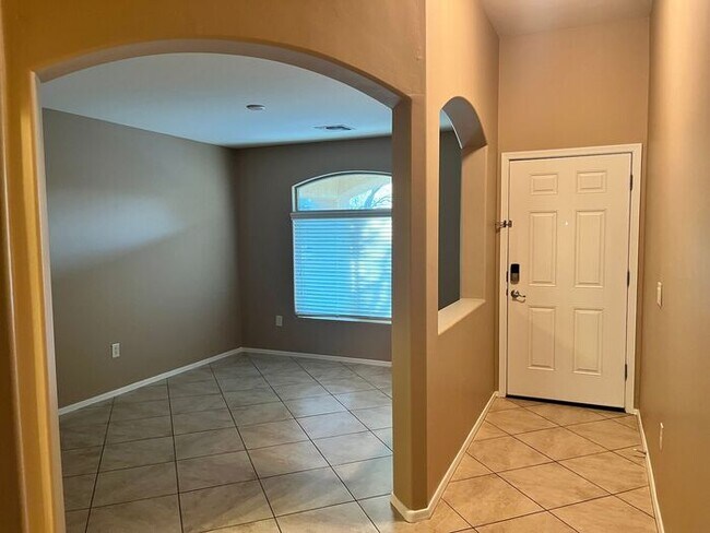8736 W Saguaro Moon Rd