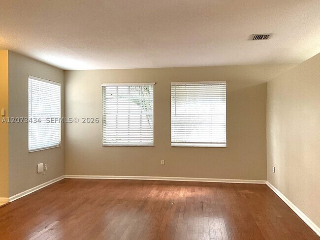 Photo - 1560 Fiddlewood Ct
