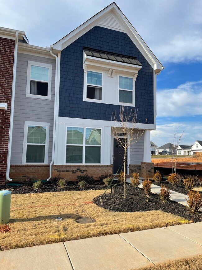 Photo - 8 Leander Dr