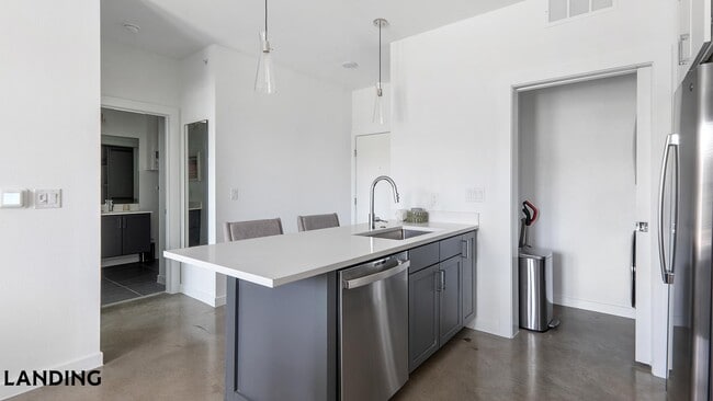 Photo - 5511 Caprock Smt Dr Unidad 3104