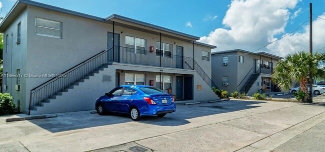 Building Photo - 1425 W 31st St Unit 3 Rental