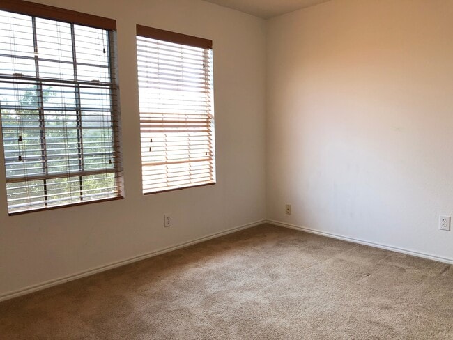 Photo - 4 bedroom/2.5 Bath Retama Springs Subdivision