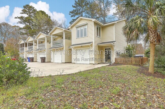 2882 Mackenzie Ct