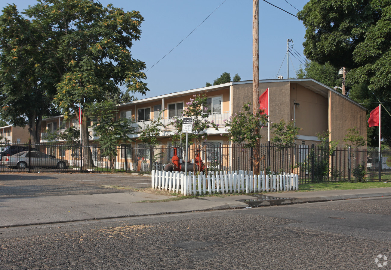 Northern Suncrest Apartments - Northern Suncrest Apartments