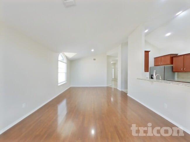 Photo - 347 Foster Ln