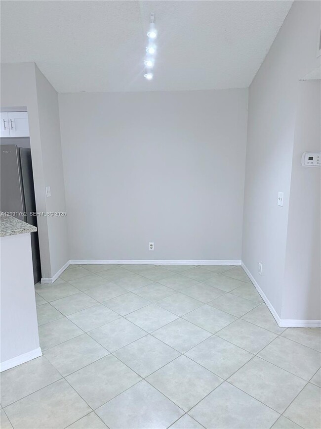 3480 Pinewalk Dr N Unit 136