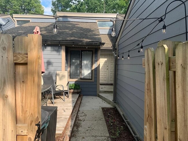 Building Photo - 197 Sugarwood Ln Unit 197