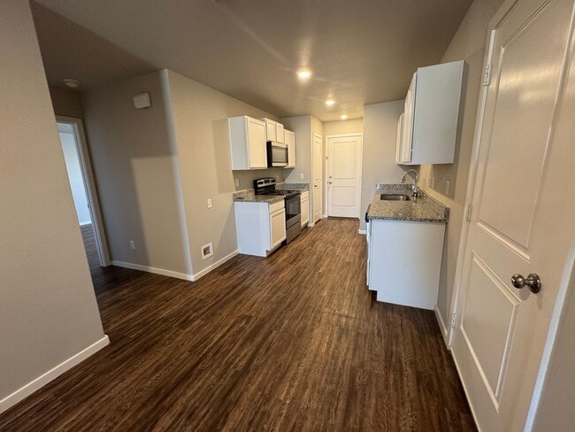 Photo - 3/2 in Upland West Available February 2026!!