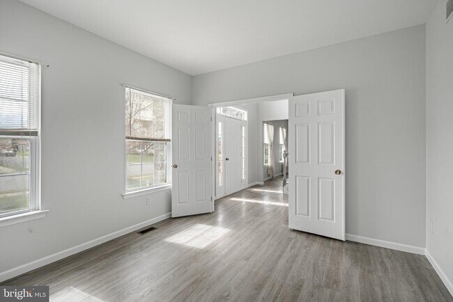 Photo - 125 Cedrick Ave