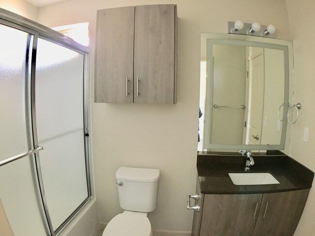 Photo - 418 Newport Ave