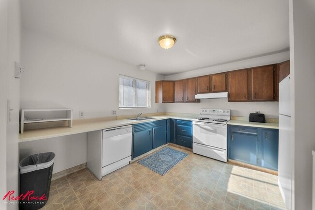 Building Photo - Endearing 2 Bedroom Cedar City Townhome