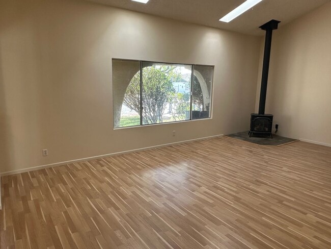 Photo - Beautiful 4 Bedroom 2 Bath Home in Orcutt ...