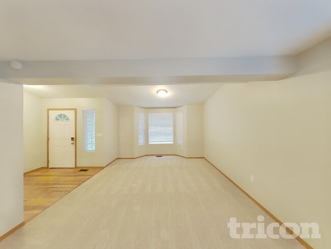 Photo - 8028 Old Military Rd NE