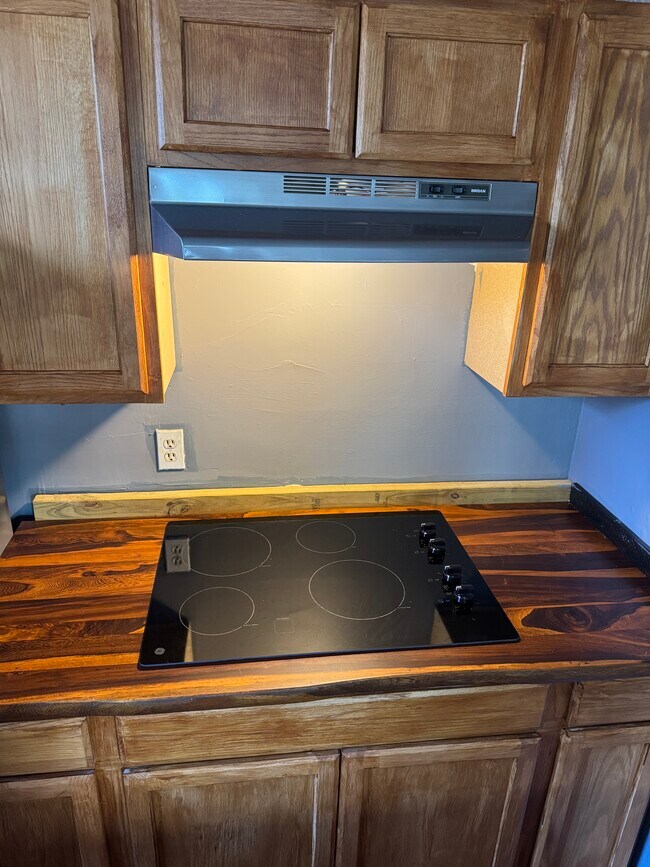 1863 Nekoma Ct Unit C