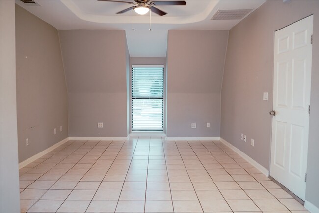 Photo - 14319 Henry Rd
