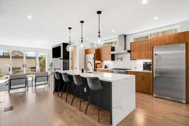 Photo - Luxury 4BD, 5BA Duplex in LoHi with Covered Rooftop Deck