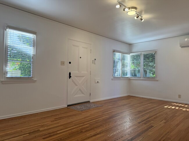 Photo - 911 14th St Unit house