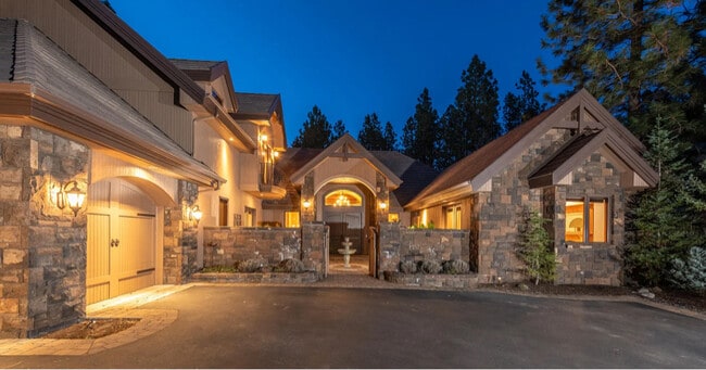 Photo - 61725 Broken Top Dr