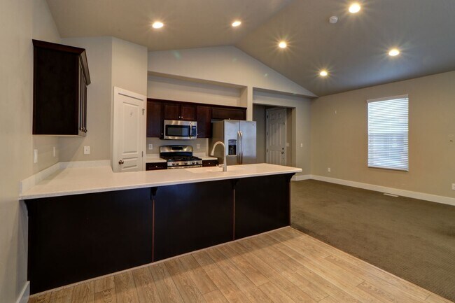 Photo - 3 bedroom Ivory Ridge Townhome