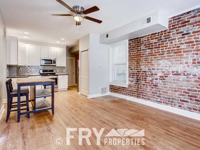 Photo - 610 Logan St