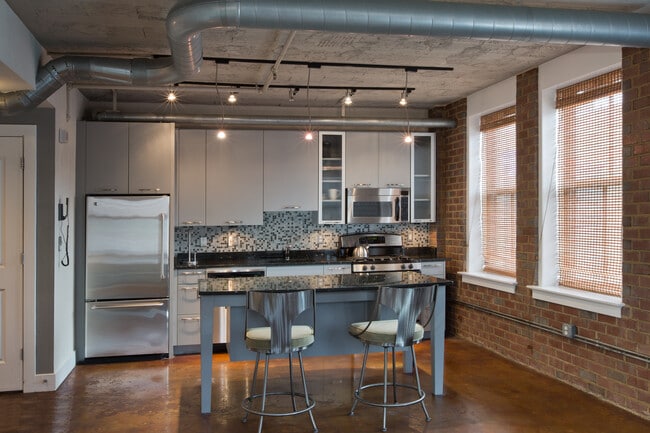 Building Photo - 916 G St NW Unit 804 Rental