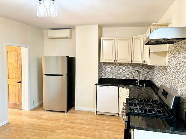 Photo - Single family house for rent in Jersey City