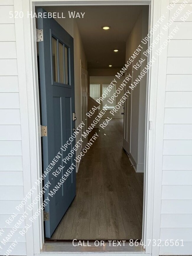 Photo - 520 Harebell Wy