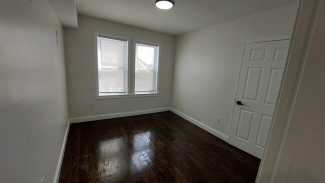 Photo - 69 Mora St