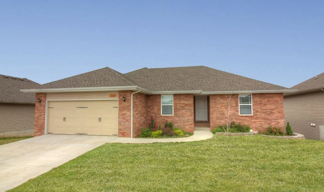 Building Photo - Spacious 5 bedroom rental in Springfield!