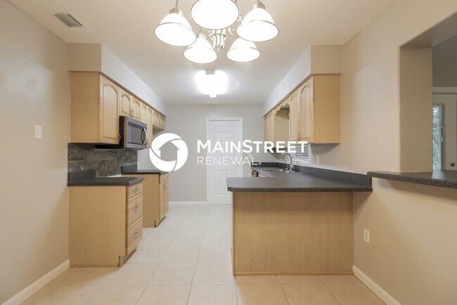 Photo - 4 Bedroom Pet-Friendly Home in Ocoee, FL with Main Street Renewal