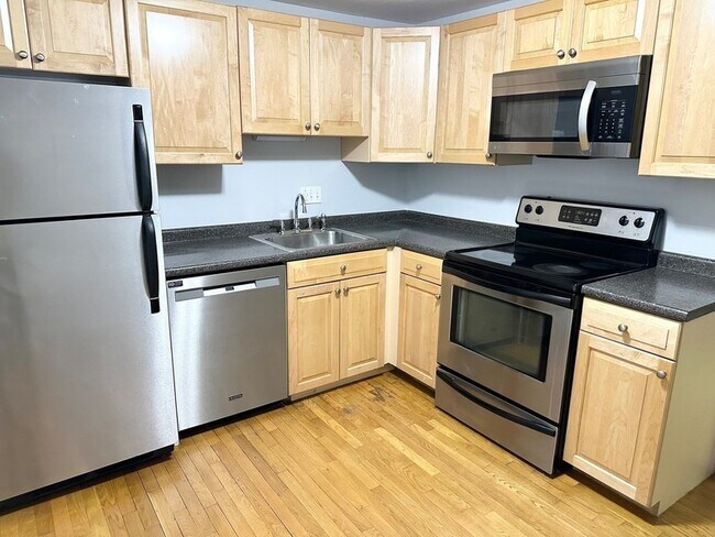 95 Maple St Unit 7