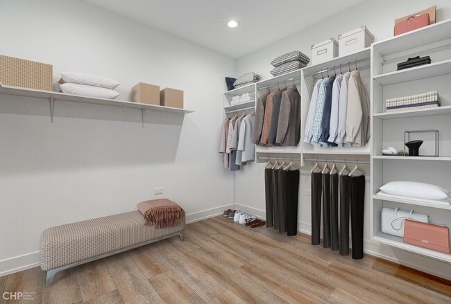 Photo - 2823 W Belmont Ave