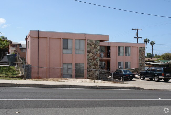 Photo - 316-330 E Division St Apartments